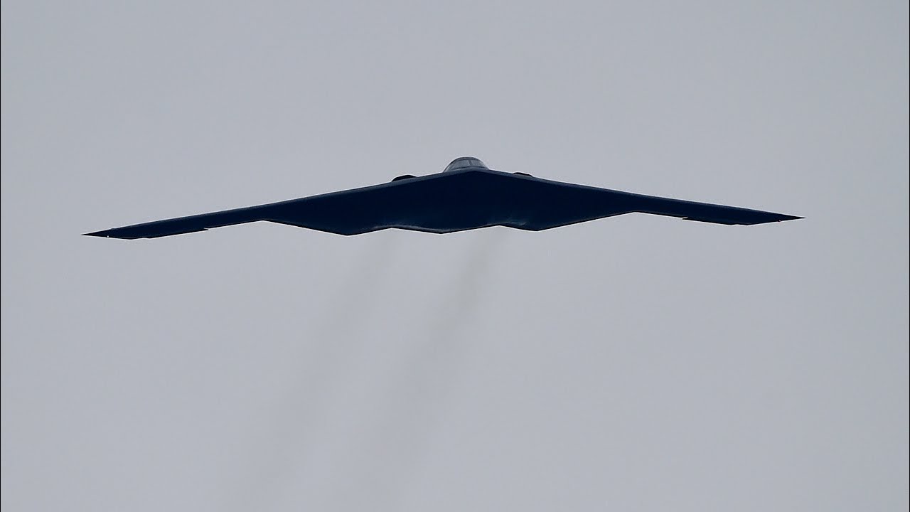 Queensland RAAF base hosts American B-2 Spirit stealth bombers