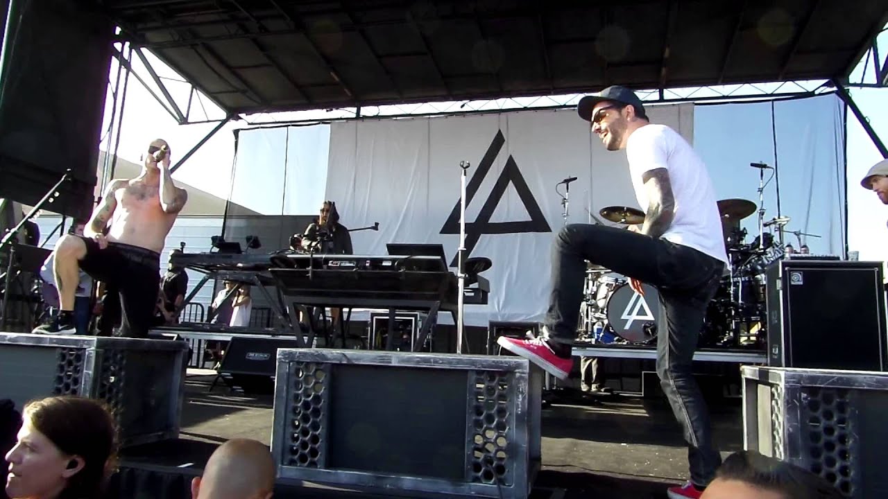 Linkin Park and Jeremy of A Day To Remember "A Place For My Head" Live At Warped