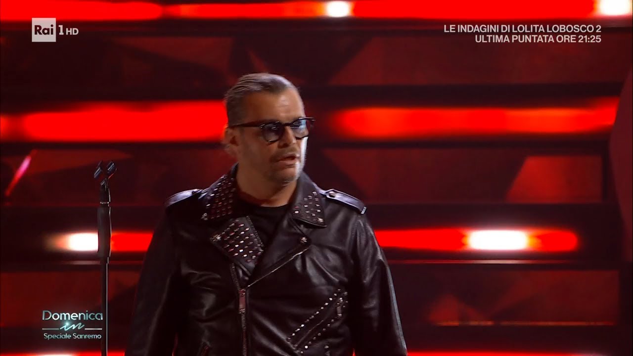 Gianluca Grignani canta 