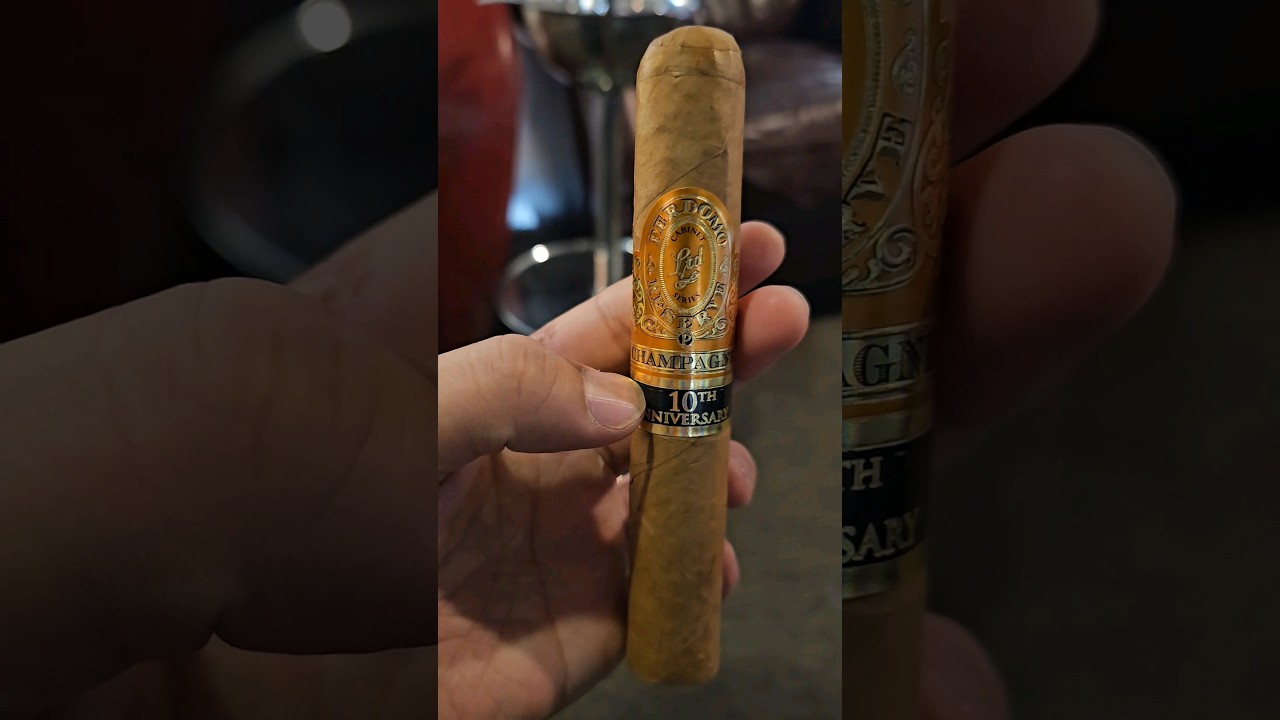 Perdomo 10th Anniversary Champagne 🍾🥂🏆🤩🤩🤩 Perfect Golf Cigar #cigarreviews #cigars