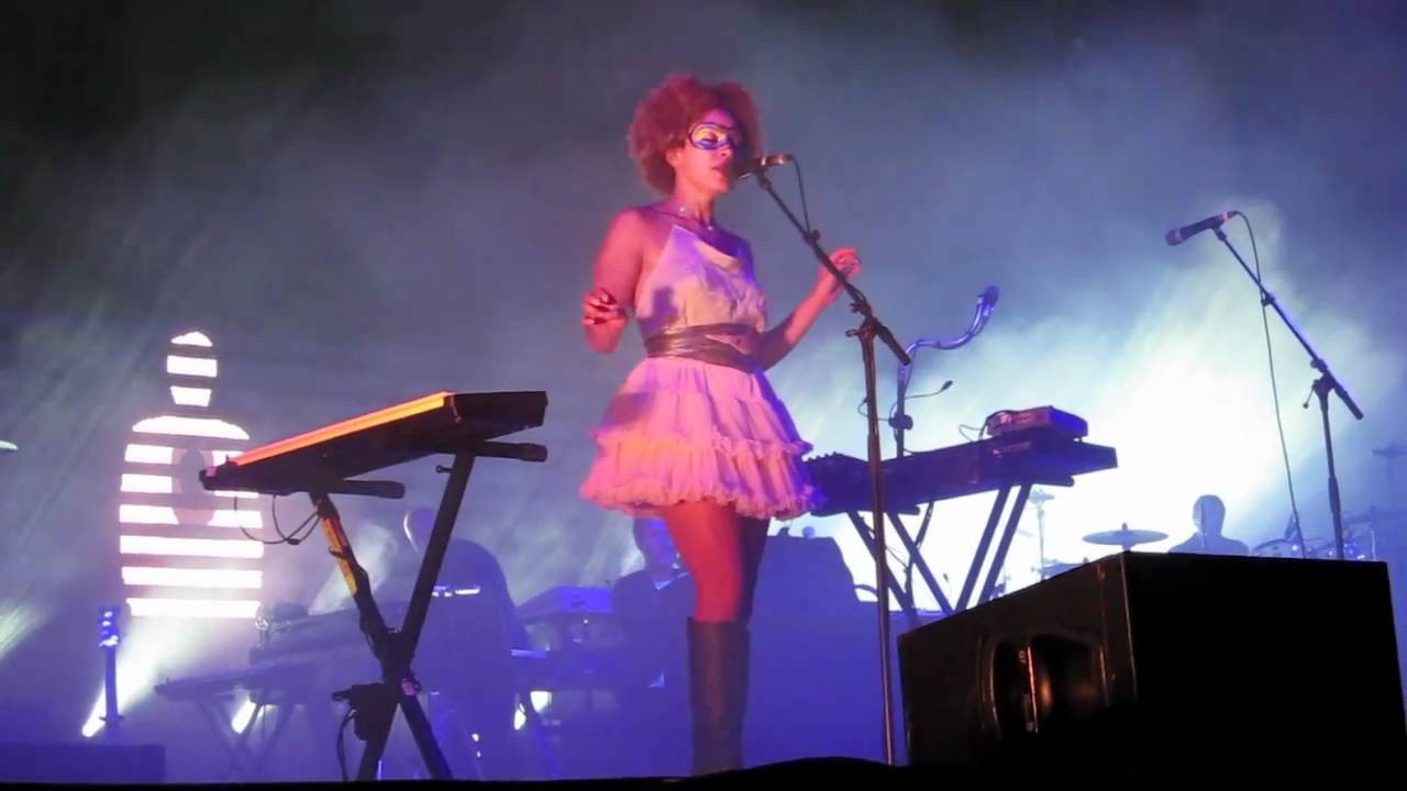 Massive Attack - Teardrop - Live at the Greek