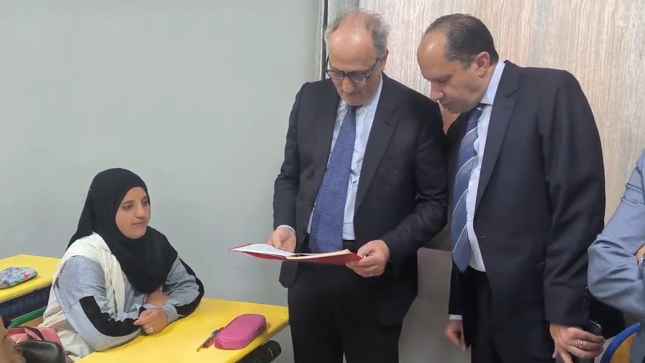 وزير التربية الوطنية وعامل إقليم اليوسفية في زيارة ميدانية للثانوية الإعدادية ابن البناء  .