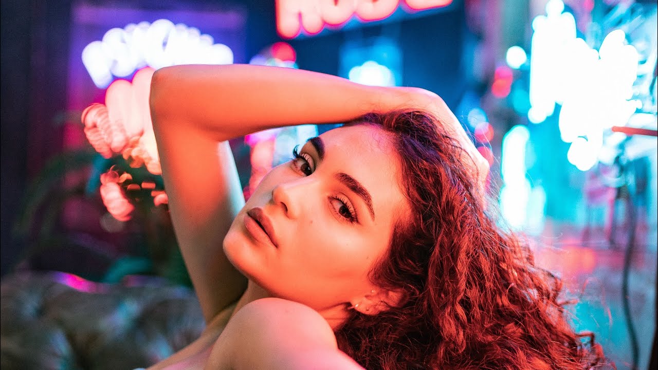 Shooting Portraits at a Neon Studio!