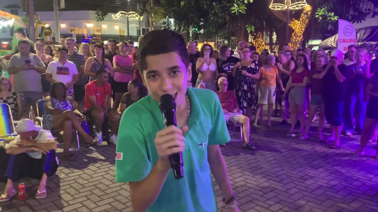 &ldquo;MENINA VENENO&rdquo; AO VIVO NA PRA&Ccedil;A DE TORRES-RS.