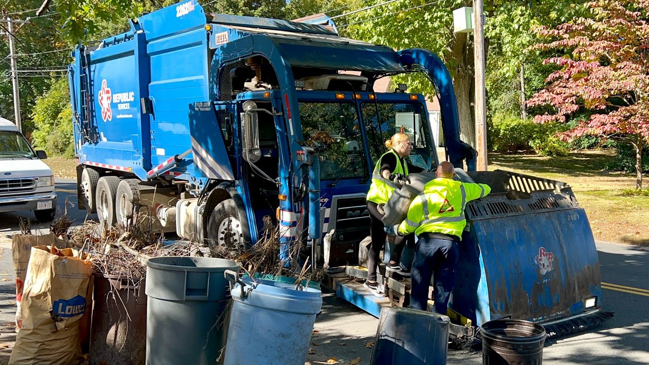 Republic Services Curotto Can Packing Saturday Yard Waste
