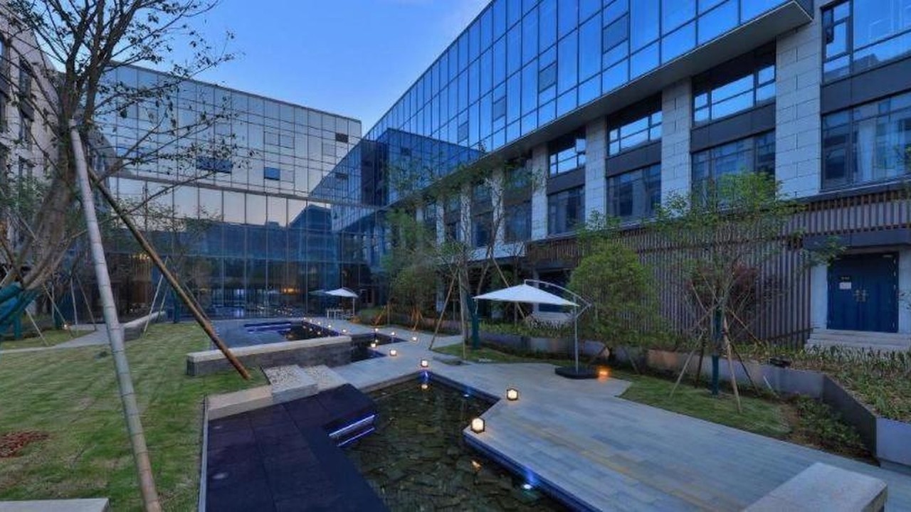 Zhejiang Cloud Mountain Deefly Hotel | Ningbo, China | Hotel Review 🛏️