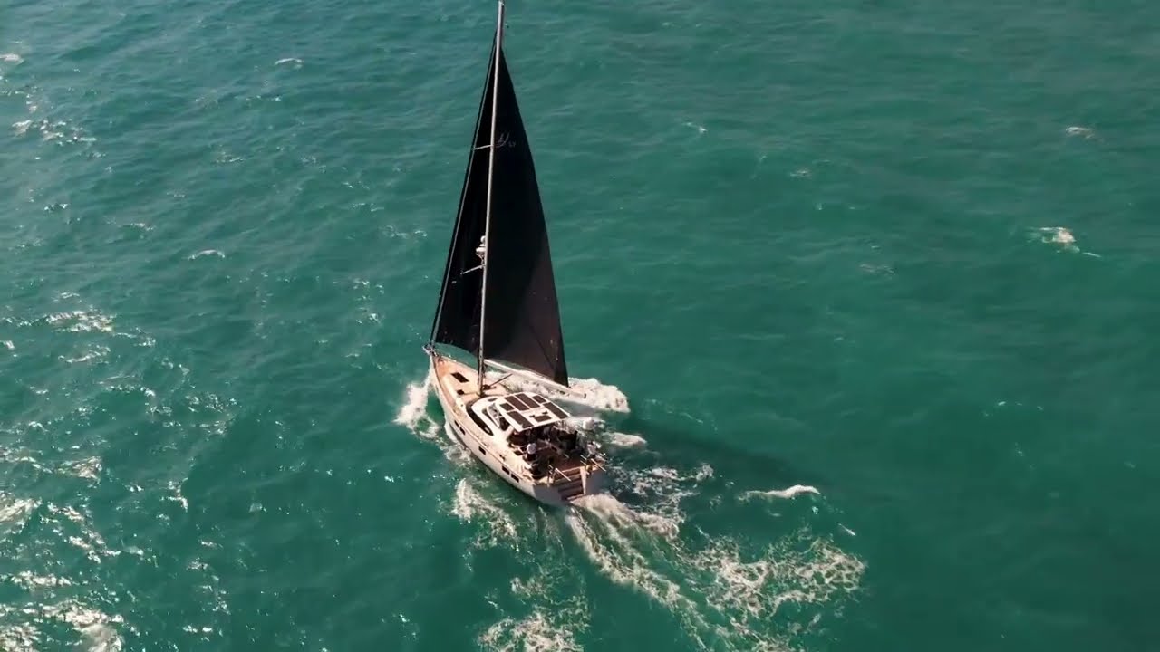 Hylas H57. Perfect safe and self-sufficient bluewater luxurious cruising yacht. Walkthrough Tour