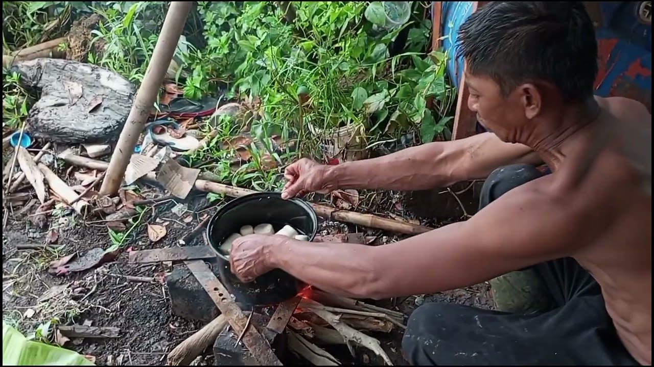 MASAK SINGKONG REBUS DI GUBUG TENGAH KEBUN