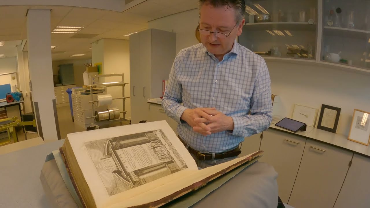 Biblia Neerlandica: De eerste druk van de Statenbijbel (1637) + de Vlaamse invloed in deze Bijbel.