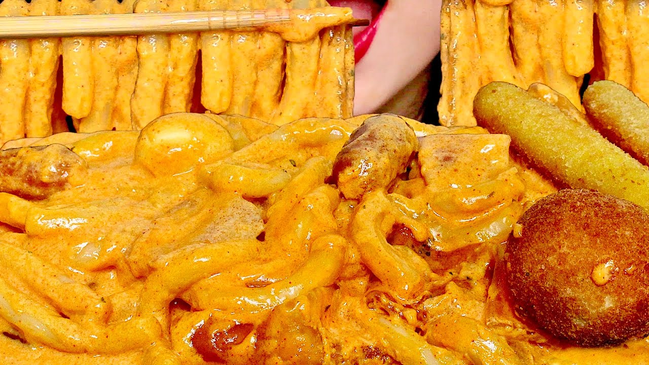 ASMR ROSE TTEOKBOKKI WITH GLASS NOODLES, CHEESE BALLS, CHEESE STICKS 로제떡볶이 치즈볼 치즈스틱 MUKBANG