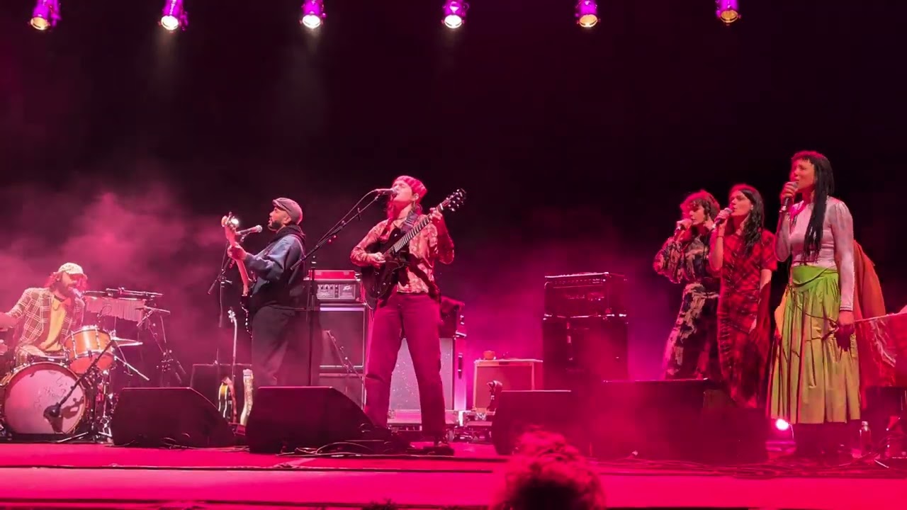 Big Thief - Grandmother ft. Laraaji (live Forest Hills Stadium, Queens - 10/25/2025)