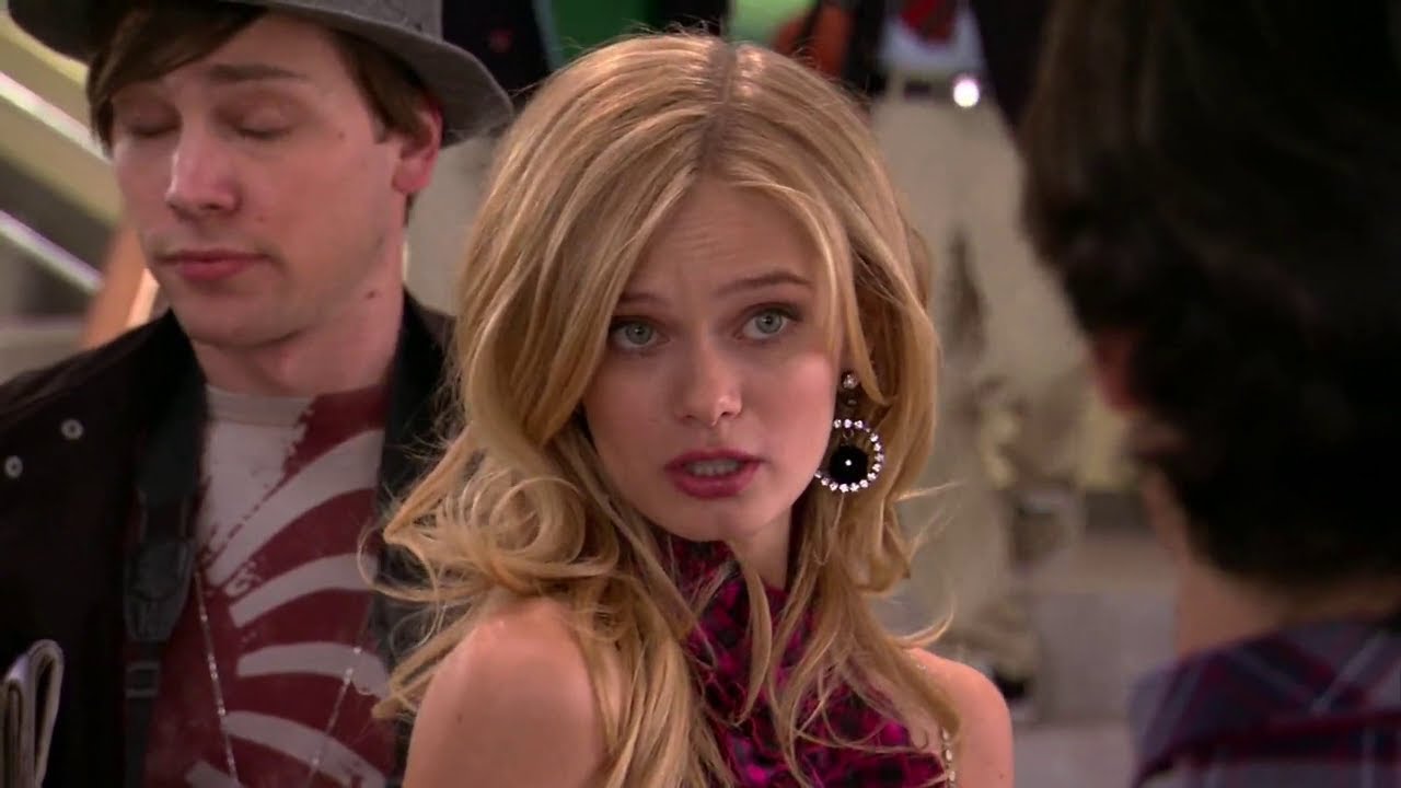 Fiona at Joe's school | Jonas S01E12 (August 16, 2009)