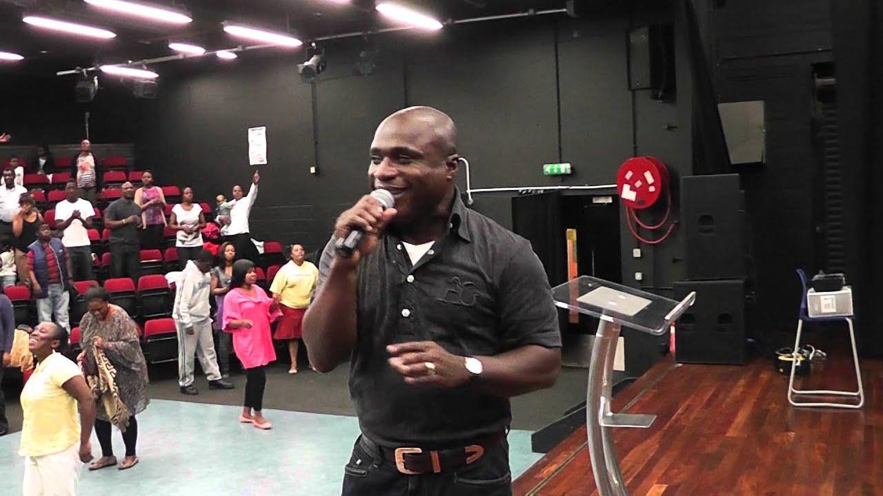 Prophet Victor Kusi Boateng on vocals PCW london Branch.MTS