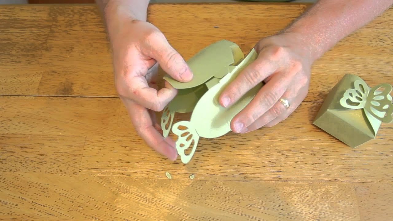 DIY: How to Assemble Butterfly Favor Boxes from Quick Candles