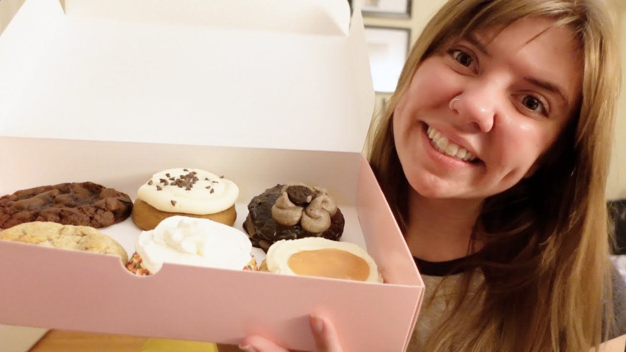 ASMR Crumbl Cookie Mukbang & Review 🍪