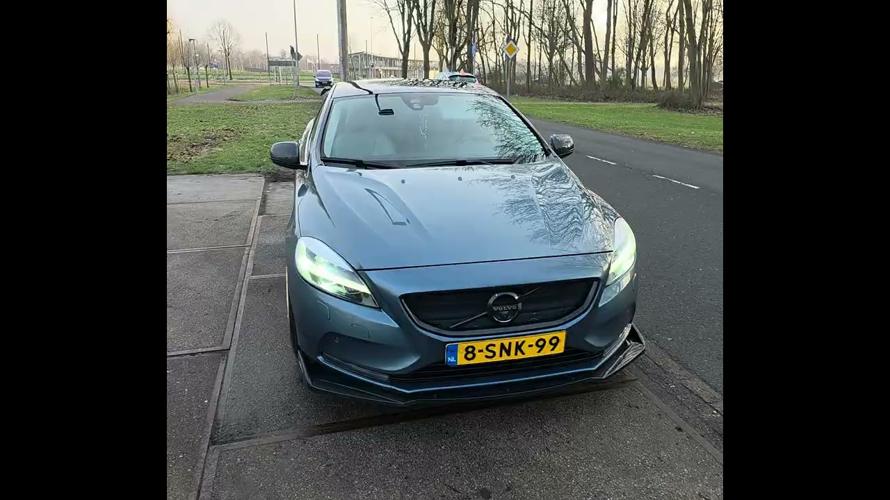 VOLVO V40 D2 2013 with JR 32 wheels