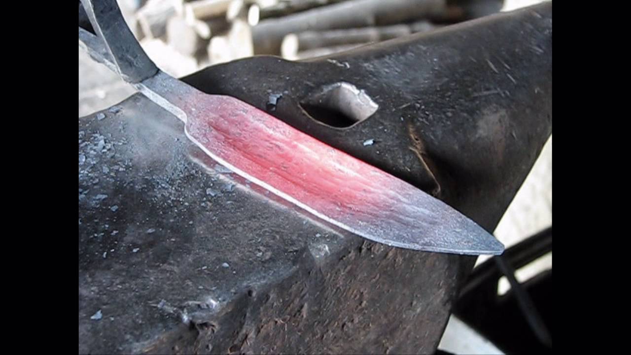 How is made Yakutsk blade knife