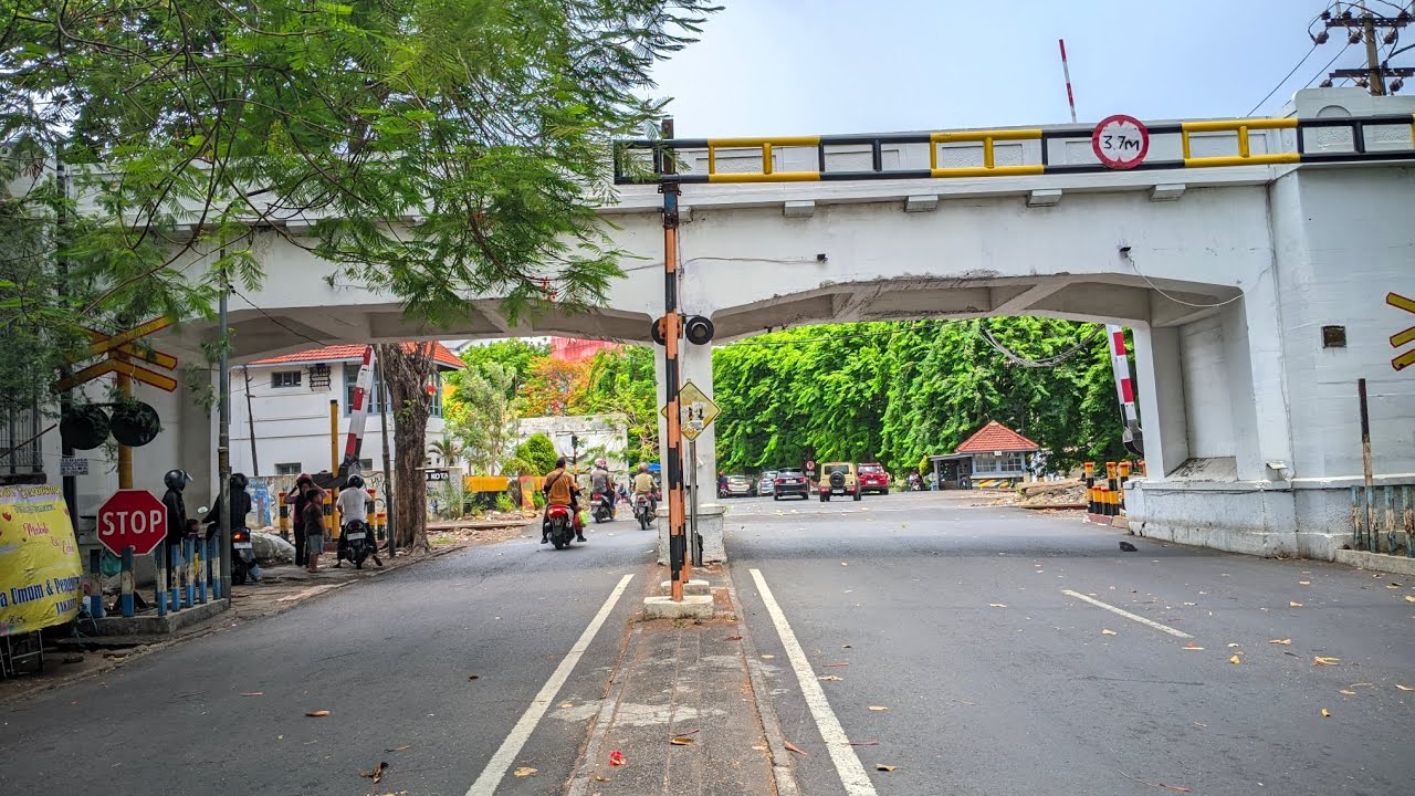 Perlintasan kereta api surabaya kota 2024