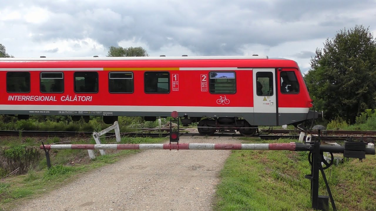 Trecere la nivel Ileanda | Railroad Crossing in Romania