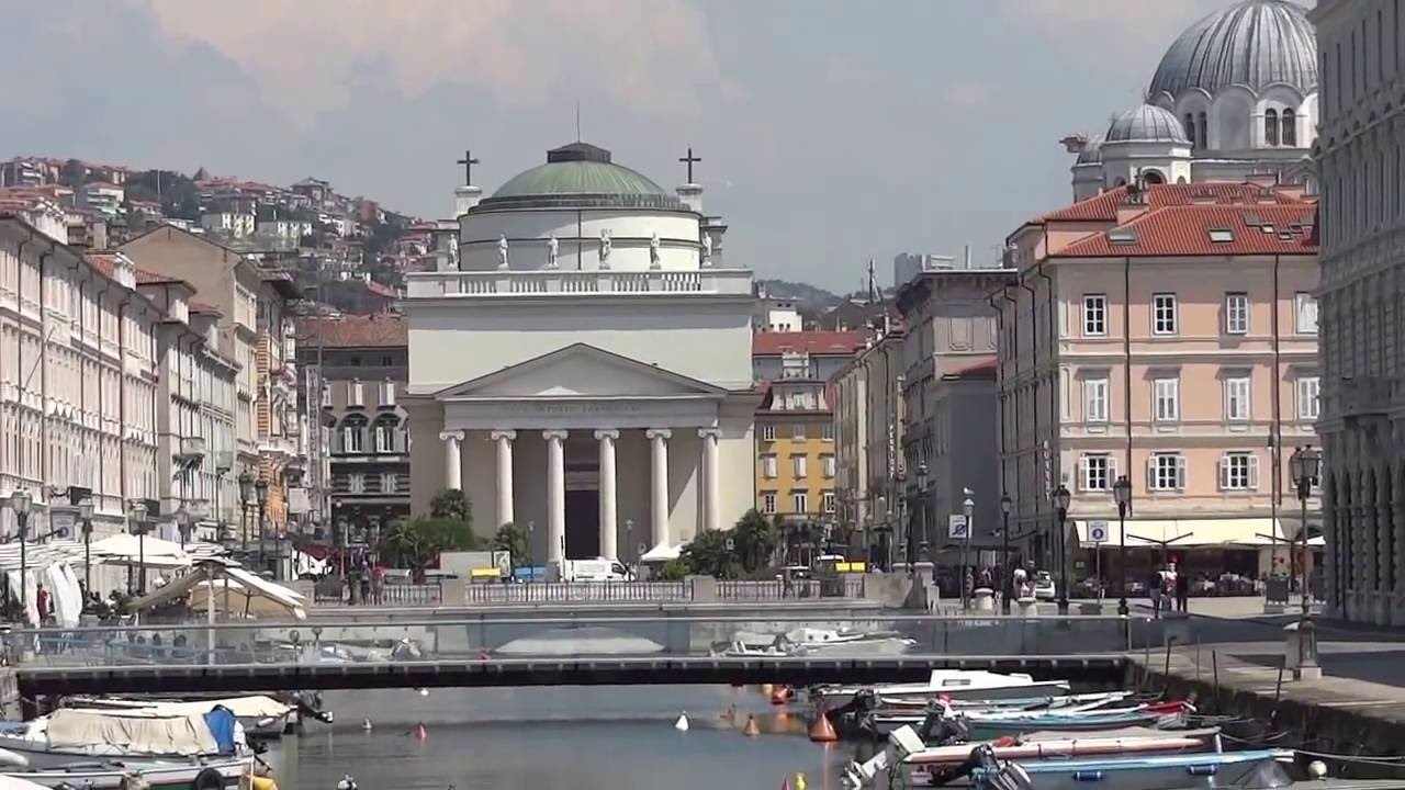 Trieste, Italia, Canal Grande, Palazzo del Governo. Триест, Италия.