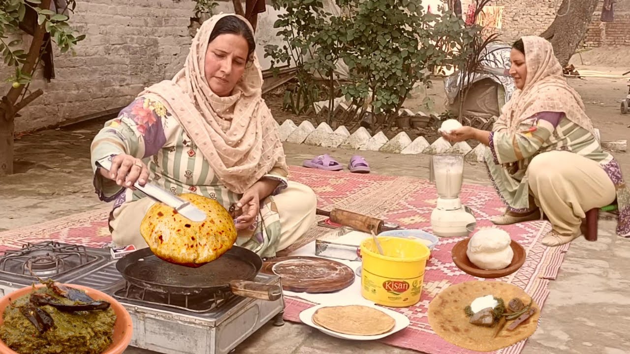 Cooking SARSON ka SAAG and MAKKE ki Roti on Mud Chulha in Village lI Traditional Desi Makhan