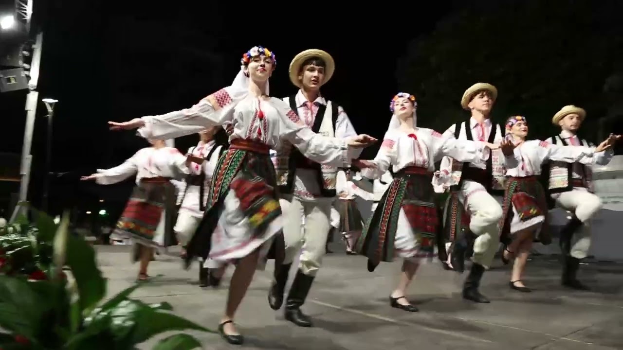 Ansamblul Struguraș Republica Moldova Καραισκάκεια 25