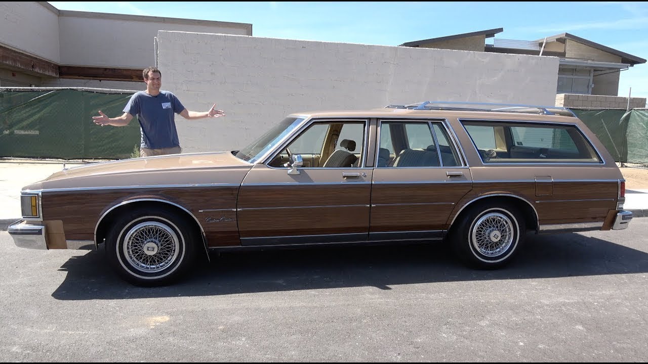Oldsmobile Custom Cruiser - это старомодный семейный универсал