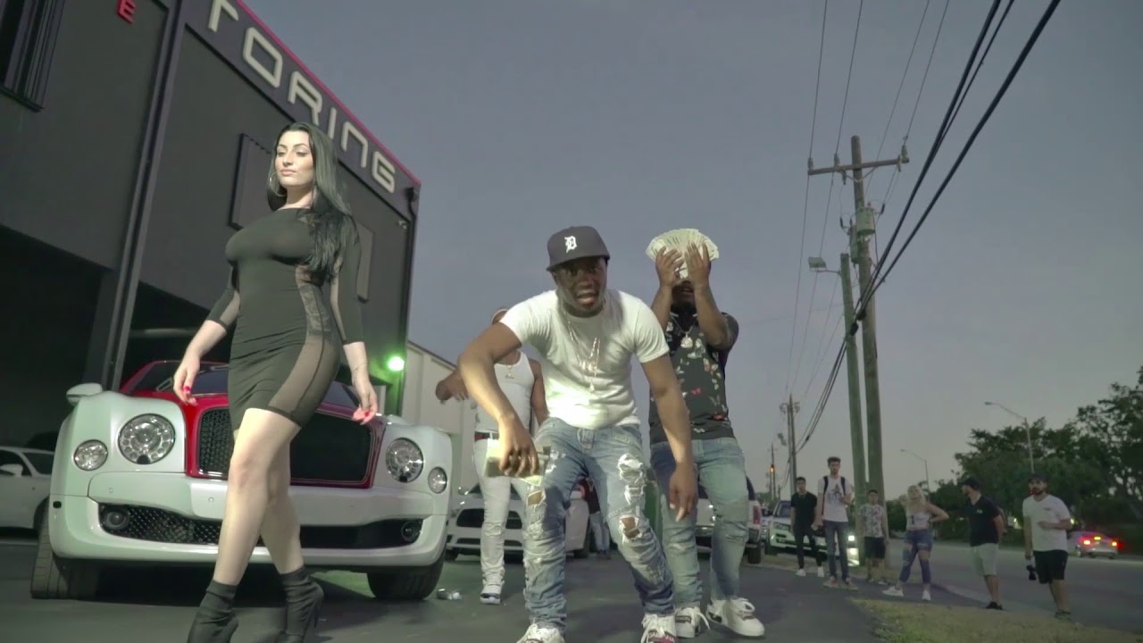 Triplets ft Gucci Mane-Where Ya Loyalty At Produced By Trauma Tone #Triplets #RTS #guccimane  #1017
