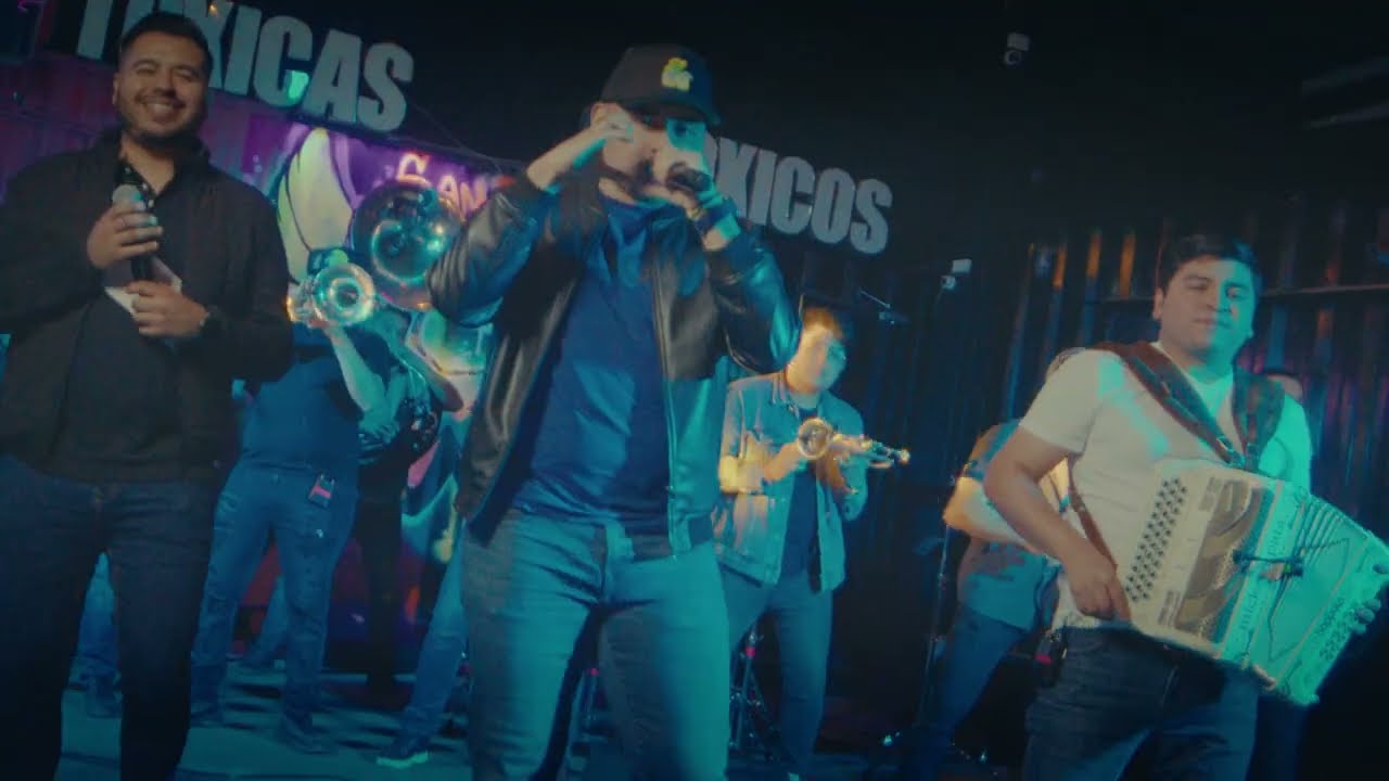 Banda Renovaci&oacute;n - El Compa Danny (En Vivo)