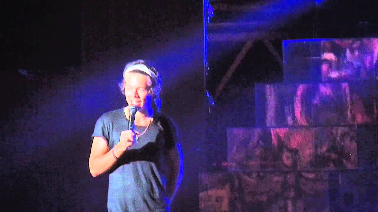 One Direction - Niall taking a lap on stage and Harry telling jokes (Kansas City)
