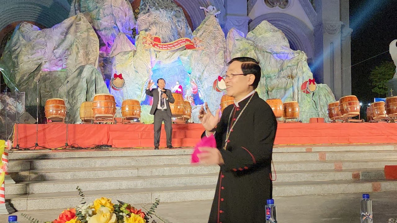 ĐỨC GIÁM MỤC GIÁO PHẬN THÁI BÌNH KHAI MẠC ĐÊM DIỄN NGUYỆN MỪNG CHÚA GIÁNG SINH HẠT BẮC TIỀN HẢI 