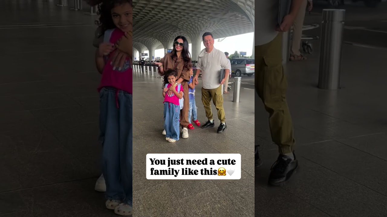 Sara Arfeen Khan with family spotted at airport....   #saraarfeenkhan #spotted #family #e24
