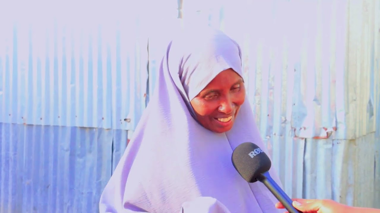 Dhallinyaro afurin u sameeyay dad danyar ah degmada Garasbaaleey ee gobolka Banaadir.