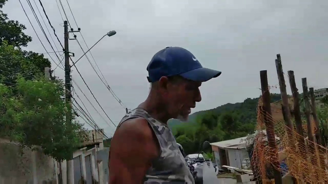 Linda pode vir que &eacute; seguro. Se voc&ecirc; cair eu te seguro.&rdquo;