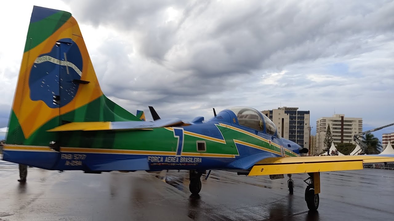2°Apresentação da Esquadrilha da Fumaça em Bauru no Arraiá Aéreo