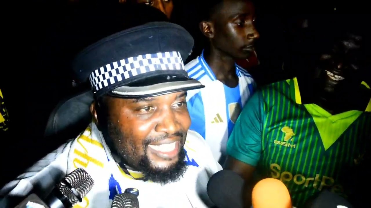 BALAA MASHABIKI WA SIMBA WAMVAA UCHEBE YANGA/HAMNA TIMU YA KUSHINDANA NA SIMBA