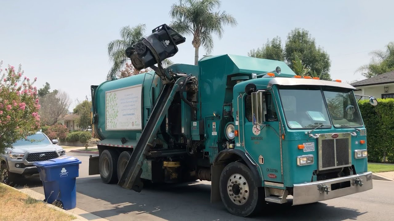 LA Sanitation: The black trucks