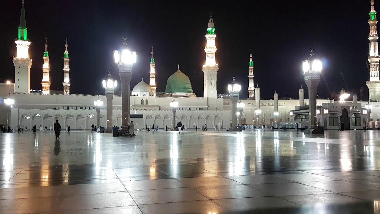 بنسمات الفجر الباردة أذان بديع للمؤذن عبدالمجيد السريحي من ساحات المسجد النبوي الخميس 27 صفر 1439