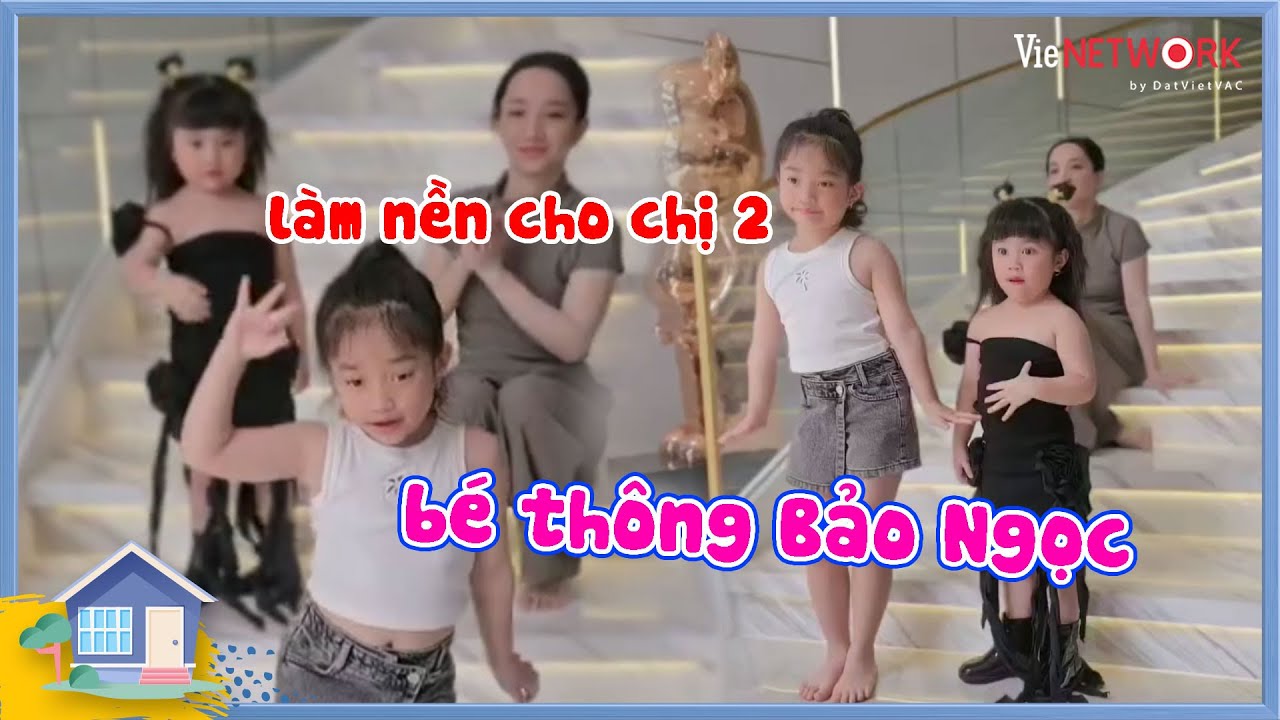 Bảo Nhi tự tin nhảy nhót, đứng bên cạnh có 
