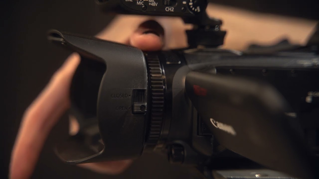 How to Set Up: Canon XA40 Camcorder with Tripod