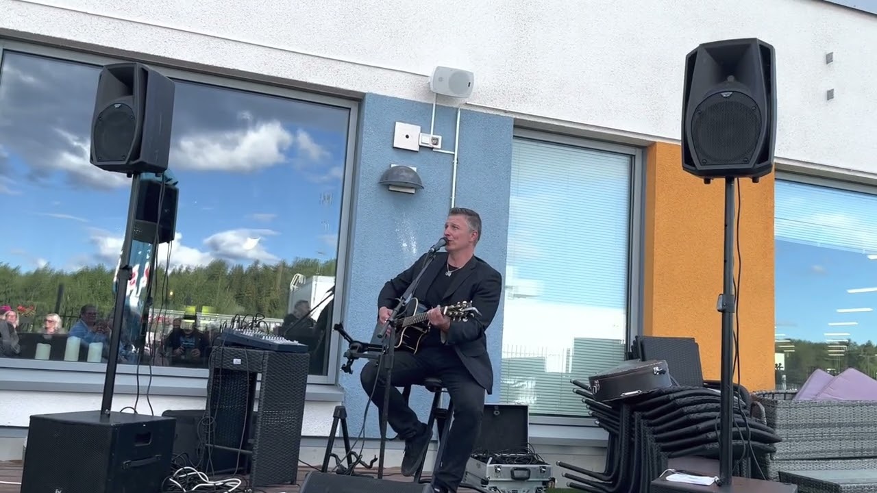 Janne Tulkki - Yksinäinen pitkä tie