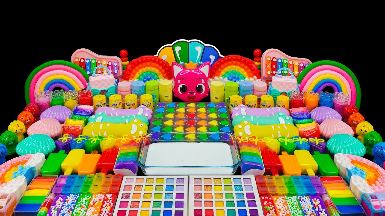 Cosas brillantes convertidas en slime | Pinkfong ARCOÍRIS: Mezclando muchas cosas para hacer slime