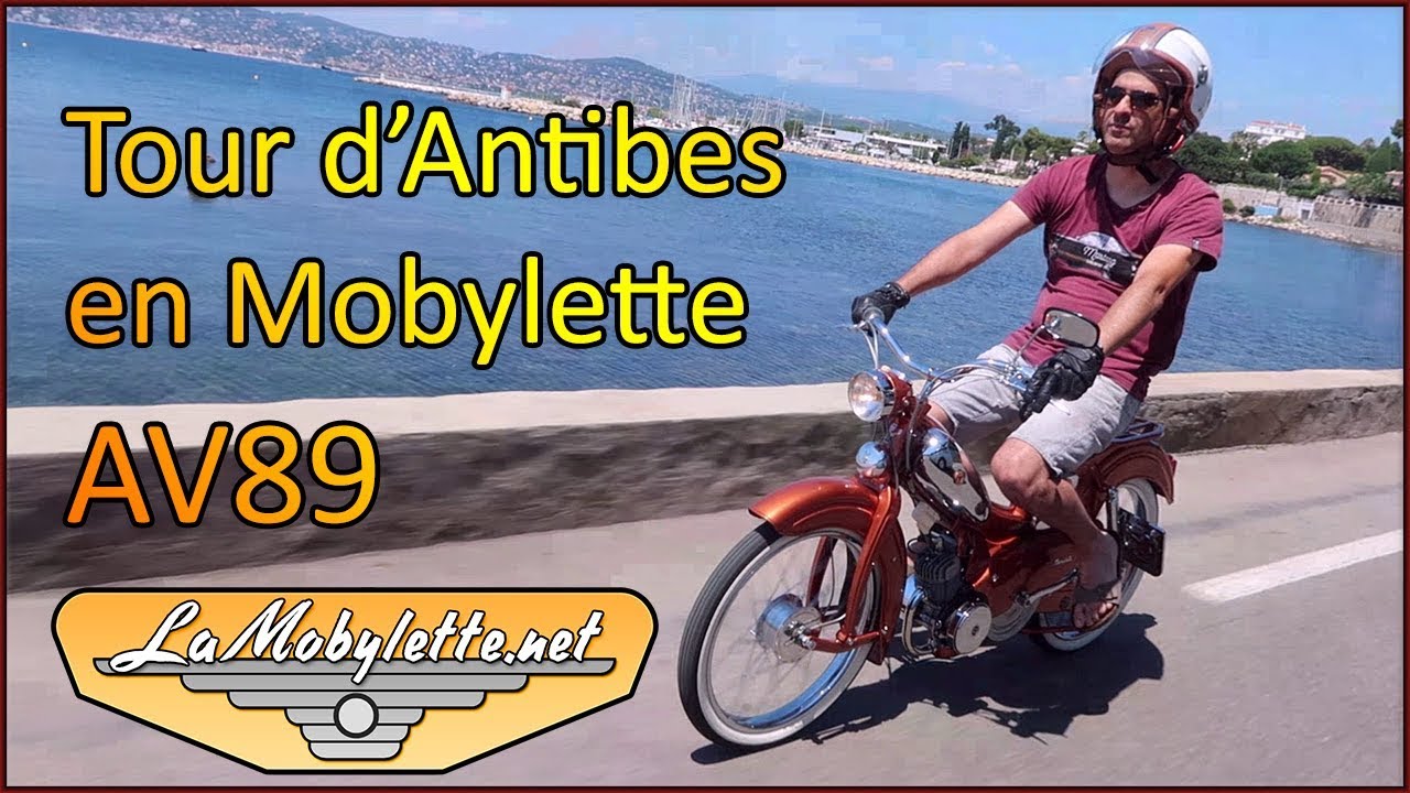 Mobylette Motobécane AV89 restaurée a Antibes