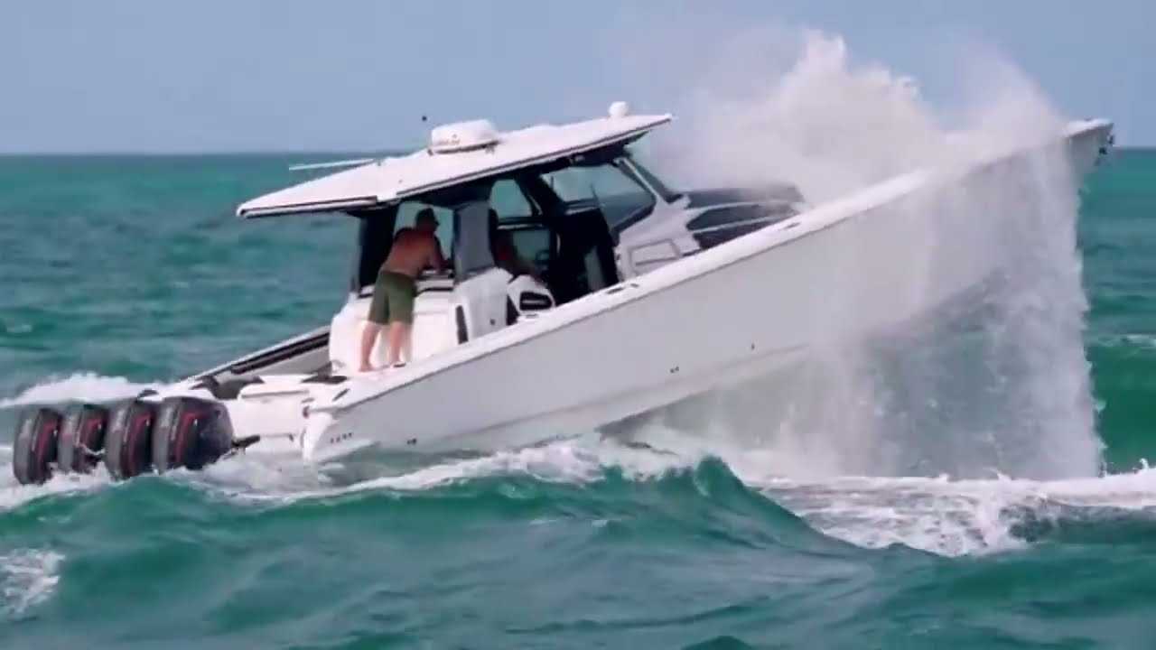 Funny  HAULOVER INLET Boat fail compilation