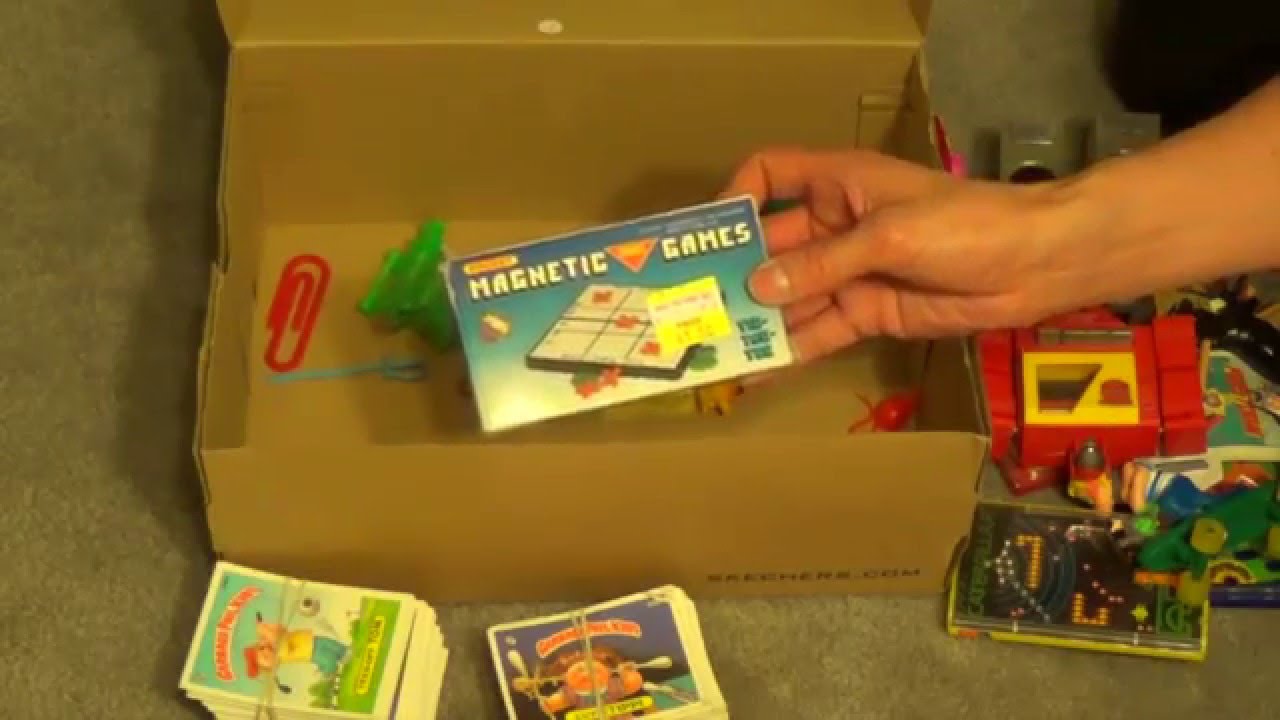 Retro Toys in a Shoebox - Episode 1 (Garbage Pail Kids! WWF! Tomy!)
