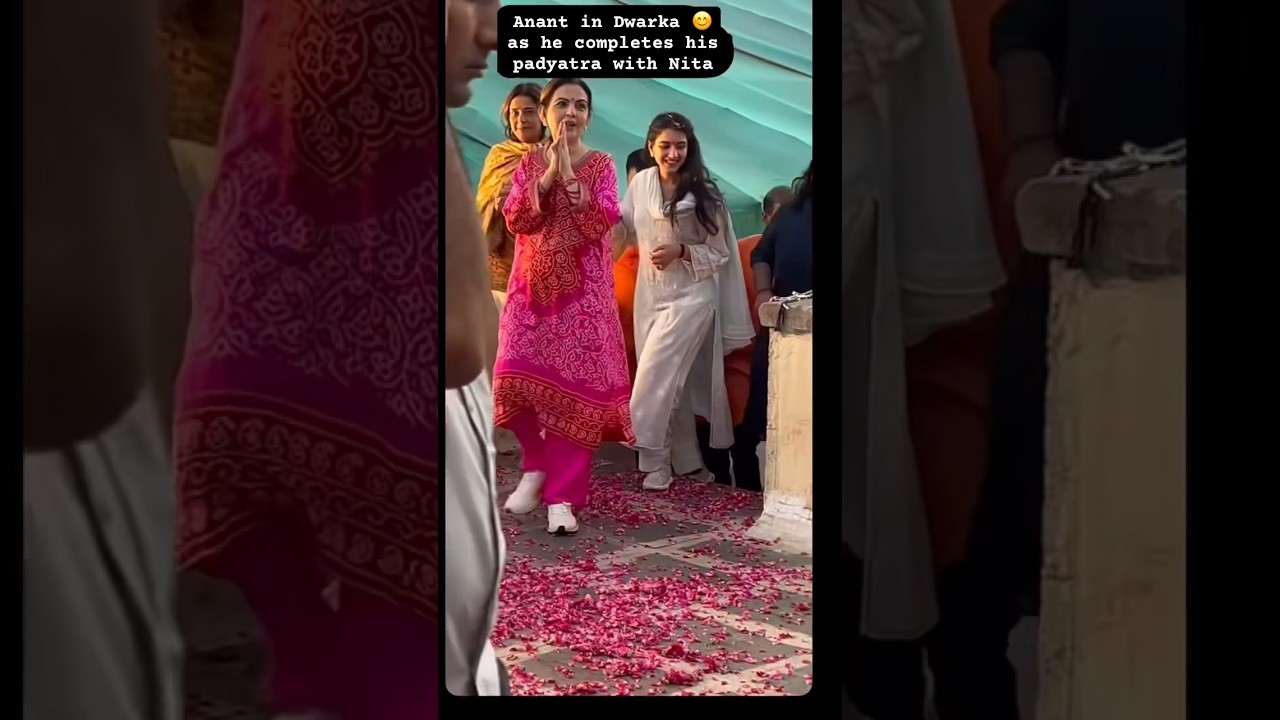 Anant Ambani&rsquo;s Spiritual Journey to Dwarka | Prayers at Dwarkadhish Temple with Nita & Radhika