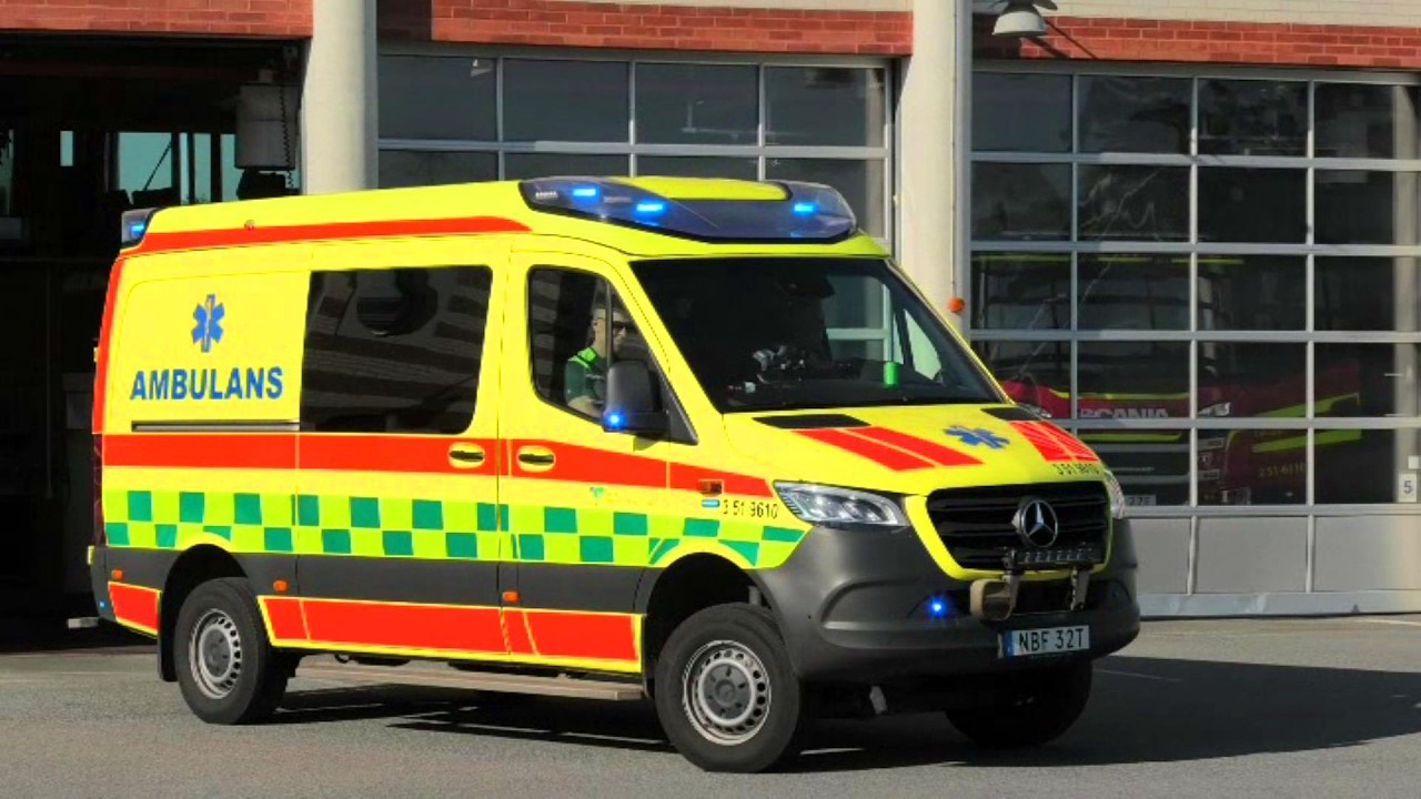ST.ÖJERSJÖ AMBULANS (9610) västra götalandsregionen i utryckning rettungswagen auf Einsatzfahrt