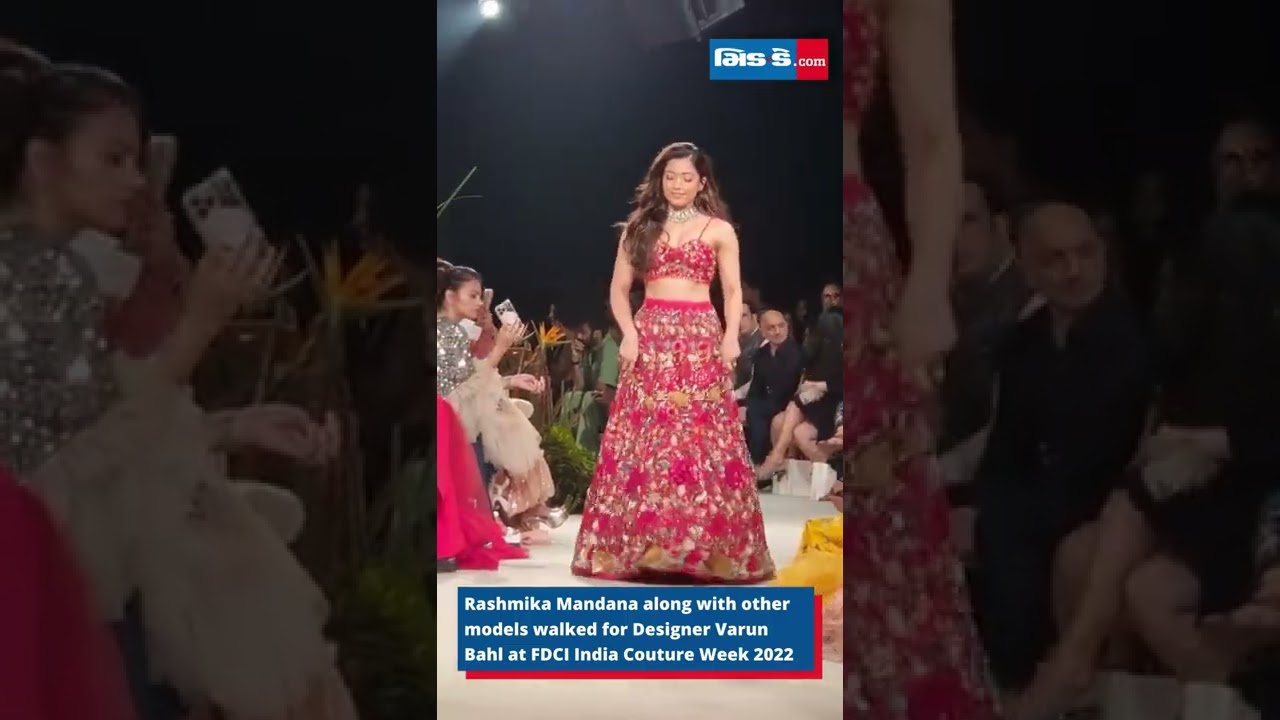 #Rahmikamandanna along with other models walked for designer Varun Bahl at FDCI India couture