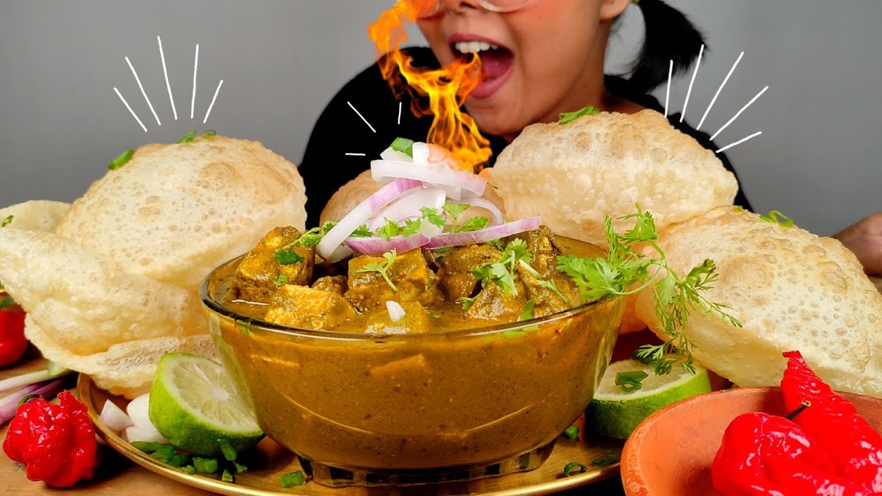 EATING SOFT LUCHI WITH CREAMY PALAK PANEER (TOFU) MUKBANAG | PALAK PANEER WITH LUCHI EATING VIDEO