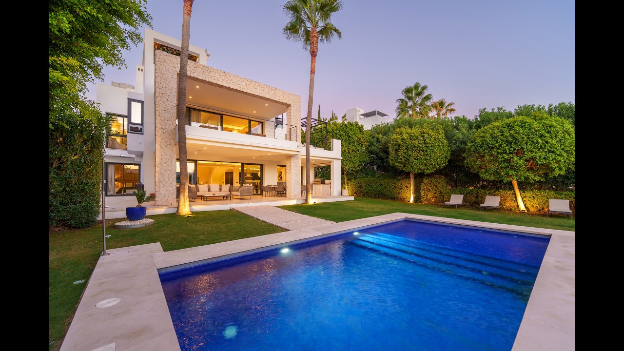 FULLY FURNISHED CONTEMPORARY VILLA